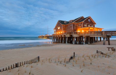 12 Best Things To Do In Nags Head NC You Shouldn't Miss - Southern Trippers Outer Banks North Carolina Vacation, Duck North Carolina, Nags Head North Carolina, Kill Devil Hills Nc, North Carolina Vacation, Nc Beaches, North Carolina Vacations, Moon Beach, Solo Traveling