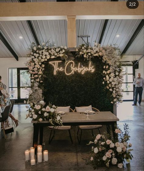 Arch Sweetheart Table Backdrop, Civil Wedding Reception Decor, Anniversary Table Backdrop, Wedding Photo Walls Reception, Green Backdrop For Wedding, Sweetheart Backdrop Wedding, Sweetheart Table Wedding Grass Backdrop, Rustic Sweetheart Table Backdrop, Black Backdrop Wedding Receptions