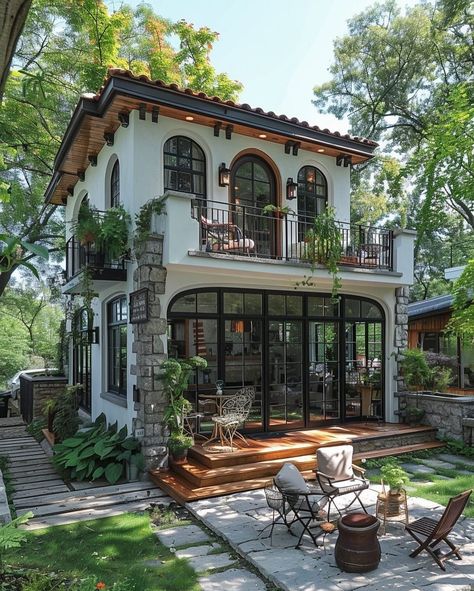 La Style Home, Cozy House Aesthetic Exterior, Window House Design, London House Aesthetic, House Aesthetic Exterior, Spanish Style Homes Plans, Casita House, Spanish Style Living Room, Mexico Houses