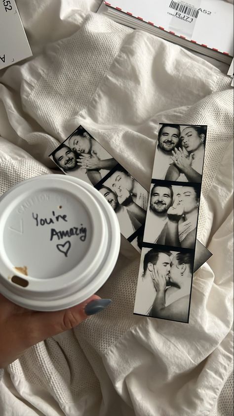 engagement anouncement inspo Engagement Announcement Aesthetic, Engagement Photo Booth Ideas, Engaged Instagram Story, Engagement Soft Launch, Soft Launch Engagement, Photo Booth Engagement Photos, Engagement Selfies, Engagment Annoucment, Subtle Engagement Announcement