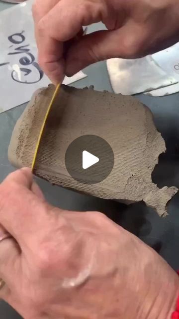 Pottery Molds, Pottery Pots, Ceramic Texture, Unique Pottery, Pottery Workshop, Pottery Videos, Ceramic Artwork, Pottery Handbuilding, Slab Pottery