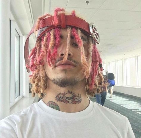 Lil Pump Jetski, Husband Appreciation, Rapper Style, Cool Dance Moves, Lil Pump, Selfie Poses Instagram, Rainbow Hair, Life Facts, Selfie Poses