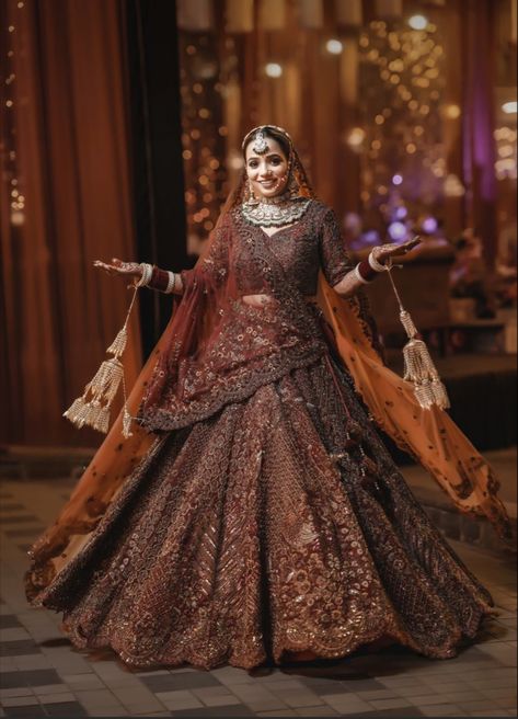 Engagement Dress For Bride Indian, Sangeet Dresses, Engagement Dress For Bride, Latest Bridal Lehenga Designs, Red Bridal Dress, Bridal Lehenga Designs, Latest Bridal Lehenga, Wedding Lehenga Designs, Lehenga Designs Simple