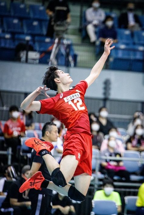 Volleyball Drawing, Volleyball Photography, Japan Volleyball Team, Volleyball Poses, Ran Takahashi, Volleyball Knee Pads, Mens Volleyball, Volleyball Pictures, Volleyball Player