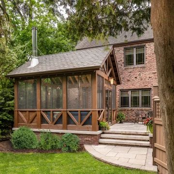 75 Screened-In Porch Ideas You'll Love - August, 2023 | Houzz Screened In Porch Diy, Back Porch Designs, Traditional Porch, Screened Gazebo, Screened Porch Designs, Screened In Deck, Porch Remodel, Porch Addition, Enclosed Porches