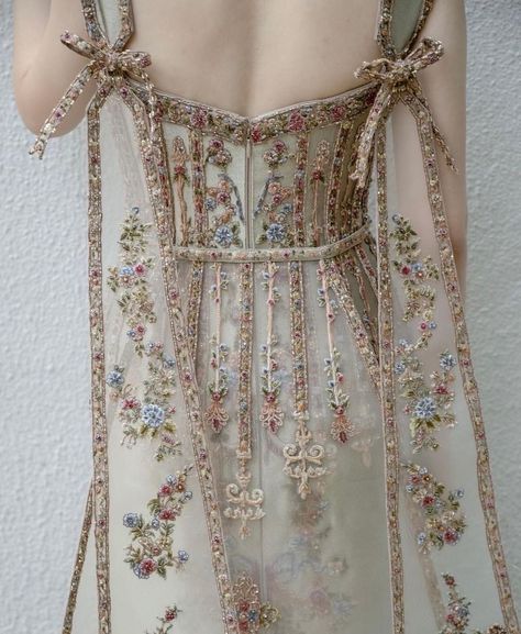 Classy European Style, Stella Lunardy, Embroidered Wedding Dress, فستان سهرة, Embroidered Wedding, Fairytale Dress, 자수 디자인, Fantasy Dress, Fantasy Fashion