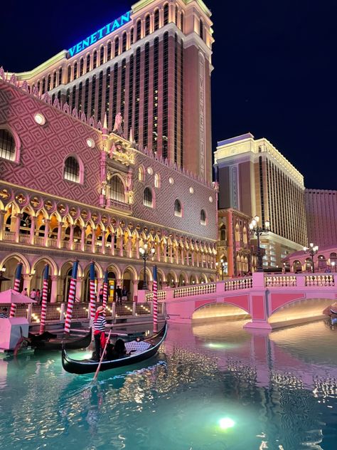 Venetian Casino Las Vegas, Las Vegas Must See, Nevada Las Vegas, Vegas Hotel Aesthetic, Vegas Casino Aesthetic, The Cosmopolitan Las Vegas, Vegas Trip Aesthetic, Las Vegas Casino Aesthetic, Las Vegas Strip Aesthetic