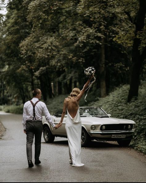 Wedding Couple Poses With Car, Pre Wedding With Car, Bride And Car Photos, Wedding Classic Car Photo Ideas, Wedding Pictures In Car, Wedding Getaway Car Photos, Wedding Photo Ideas Car, Wedding Photos Old Car, Corvette Wedding Pictures