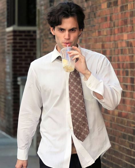 31 August 2011: Penn on the set of Greetings from Tim Buckley.🤗 #pennbadgley #penndaytonbadgley #younetflix #joegoldberg #danhumphrey Pen Badgley, Tim Buckley, Dan Humphrey, Joe Goldberg, Penn Badgley, Hottest Guy Ever, Hollywood Actor, Smash Book, Attractive People