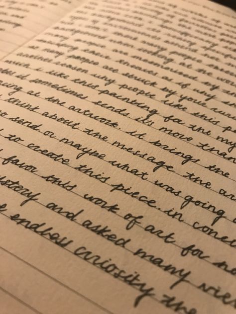 Handwriting Inspo Cursive, Dazai Osamu Handwriting, Aesthetic Handwriting Cursive, Cursive Writing Aesthetic, Aesthetic Cursive Handwriting, Writing Styles Handwriting, Hand Writing Aesthetic, Pretty Cursive Handwriting, Aesthetic Hand Writing