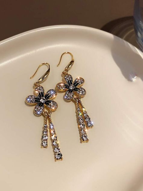 Flower Drop Earrings | SHEIN USA Beautiful Flower Designs, Wire Jewelry Designs, Diamond Dangle Earrings, Tassel Drop Earrings, Trendy Earrings, Big Earrings, Crystal Drop Earrings, Crystal Flower, White Crystal