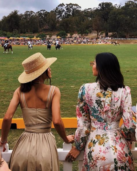 Horse Race Outfit Dresses, Polo Match Outfit, Horse Race Outfit, Kentucky Derby Outfit, Black Dress Outfit Casual, Race Outfit, Dresses For The Races, Derby Outfits, Aimee Song