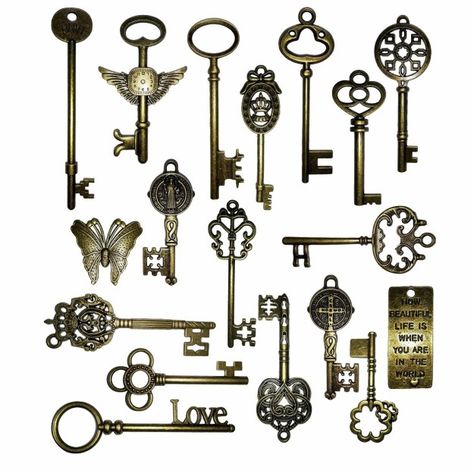 “Vintage” skeleton key charms (for when you’re too lazy to hunt down actual antique keys). Key Wedding Favors, 23 Style, Key Tattoos, Key Tattoo, Vintage Skeleton Keys, Anniversaire Harry Potter, Vintage Skeleton, Diy Pendant Necklace, Key Charms