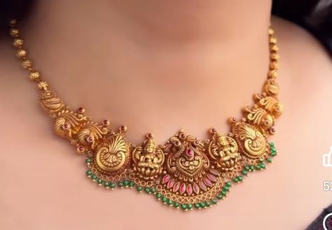 8grams Gold Necklace, Trending Gold Necklace Designs, Gold Haram Designs Indian, Temple Jewellery Set, Ballerina Tattoo, Short Gold Necklace, Kerala Jewellery, Pretty Gold Necklaces, Indian Gold Necklace Designs