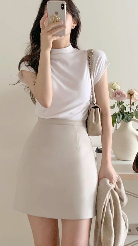 Work Outfit Korean Style, Elegant Fitted Dresses Classy, Classy White Outfits For Women, Classy Outfits Korean, Short Beige Skirt Outfit, Korean Short Skirt Outfits, Korean Fashion Casual Classy, Korean Elegant Outfit, Korean Work Outfit