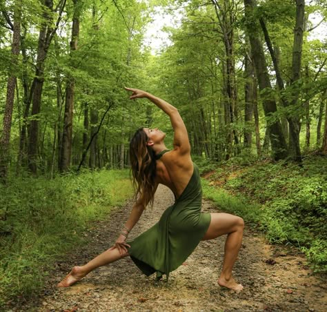 Outdoor Dance Photography, Photoshoot Ethereal, Yoga Photoshoot Ideas, Blue Ridge Mountains North Carolina, Forest Warrior, Mountains North Carolina, Ethereal Forest, Yoga Shoot, Yoga Instagram