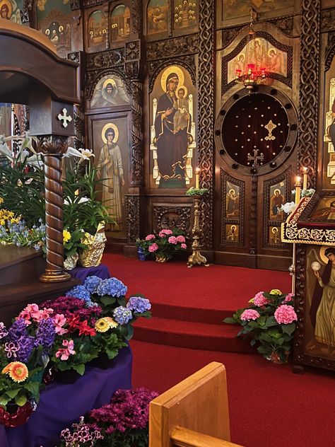 #pascha #orthodox #orthodoxchurch #orthodoxchristian #easter #serbian #serbianorthodox #flowers #easterflowers #christian #church #aesthetic Christian Church Aesthetic, Syriac Orthodox Church, Orthodox Christmas, Slavic Style, Easter Service, Orthodox Easter, Church Aesthetic, True Heart, Eastern Orthodox Church