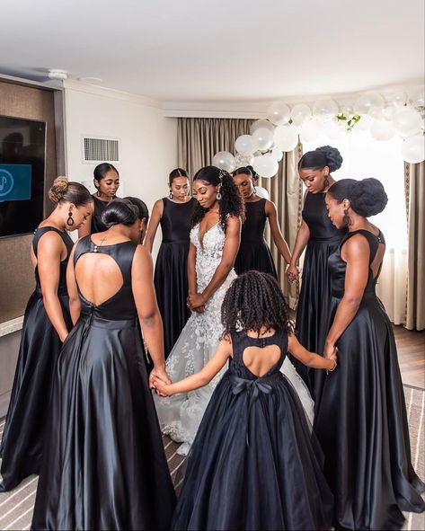 Marriage Asethic Black, Wedding Day Black Couple, Black Love Wedding Photo Ideas, Bride And Bridesmaid Pictures Black Women, Wedding Poses For Bride And Groom Black Couple, Black People Weddings, Bride And Bridesmaid Pictures, Beautiful Marriage, Bridesmaid Poses