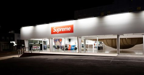 Clothing brand Supreme has reopened a new fashion and skateboarding destination within its Los Angeles store designed by Brinkworth. Supreme Store, Retail Architecture, Steel Trusses, Paris Store, London Interior, Tower Records, Sunset Boulevard, Garage Cafe, Skateboard Design