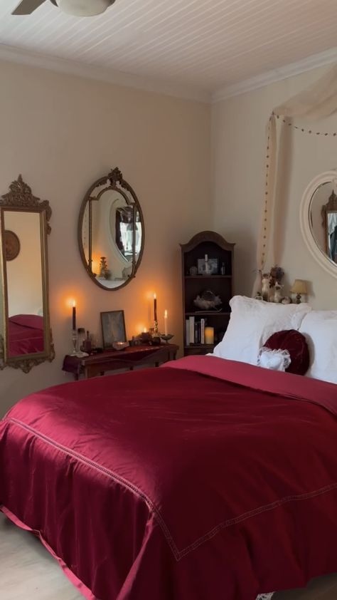 Deep Red Room Aesthetic, Satc Apartment, Vampy Room Aesthetic, Coquette Bedroom Red, Red Vintage Room Aesthetic, Dark Classy Bedroom, Dark Red Room Ideas, Baroque Room Aesthetic, Dark Red Walls Bedroom