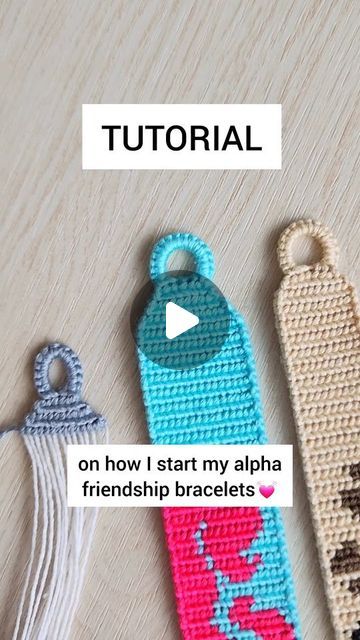 Alpha Bracelet Triangle Start, Flat Alpha Bracelet Tutorial, How To Close Friendship Bracelets, How To Make Alpha Bracelets Tutorial, Alpha Bracelet Start, Bracelet Ideas Embroidery Floss, Alpha Pattern Bracelet Tutorial, Embroidery Bracelet Color Combos, How To Make Alpha Pattern