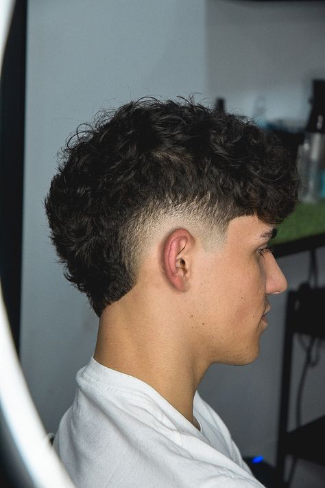 Burst Fade Mohawk Curly Hair, Mens Haircuts Thick Hair, Burst Fade Mohawk, Taper Fade Short Hair, Fade Haircut Curly Hair, Young Men Haircuts, Men Fade Haircut Short, Mohawk Haircut, Mohawk Hairstyles Men