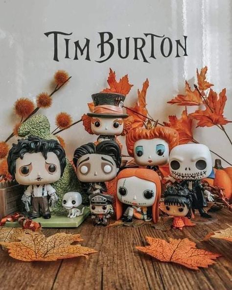 Halloween Funko Pop, Tim Burton Funko Pop, Funko Pops Aesthetic, Aesthetic Funko Pop, Tim Burton Decor, Nightmare Before Christmas Drawings, Christmas Hand Painted, Tim Burton Characters, Funko Pop Dolls