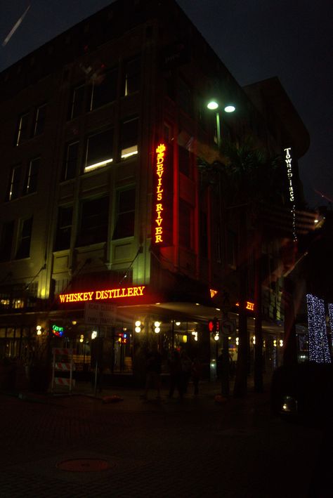 San Antonio Downtown Texas Navidad San Antonio Night Life, Downtown San Antonio Aesthetic, San Antonio At Night, San Antonio Aesthetic, San Antonio Downtown, Houston Nightlife, I Want To Go Home, Whiskey Distillery, Dance Together