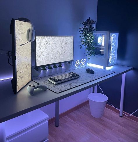 Gamer Office Ideas Gaming Rooms, Gaming Aesthetic Setup, White Gaming Setup Room Ideas, White Pc Desk Setup, White Aesthetic Pc Setup, White Rgb Gaming Setup, Gaming Computer Setup Aesthetic, Pc Gaming Setup Aesthetic White, Computer Set Ups Aesthetic