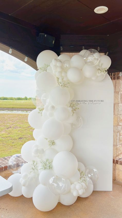 Balloon Party Ideas, Balloon Lettering, Fairytale Bridal Shower, Engagement Party Balloons, Centerpiece Balloon, Pearl Bridal Shower, Backyard Engagement Parties, Engagement Party Themes, Engagement Balloons