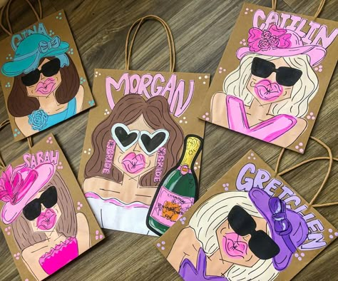 Personalized gift bags 💗🫧🪩 Bid Day Bags Gifts, Sorority Birthday Banner, Bid Day Gifts Sorority, Small Personalized Gifts, Sorority Keychain Diy, Sorority Gifts Diy, Personalized Gifts Diy, Sorority Bags Totes, Painted Banners