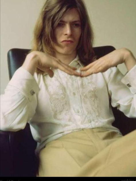 Young David Bowie | Young David Bowie | BOWIE FOR MAX Angela Bowie, David Bowie Pictures, Duncan Jones, Hunky Dory, Man Who Fell To Earth, Anthony Kiedis, Lauryn Hill, Ziggy Stardust, Carl Jung