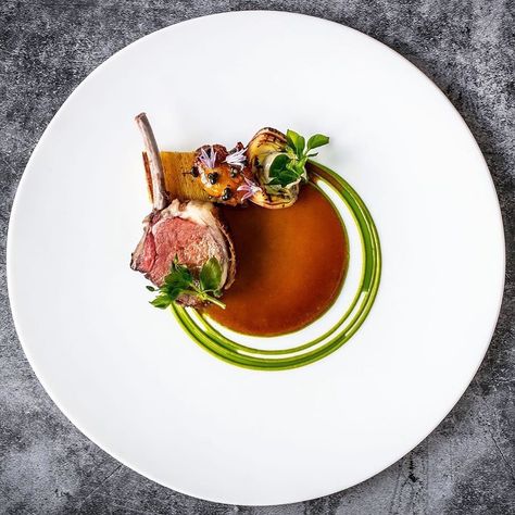 World’s Finest Food Plating on Instagram: “Rack of Cornish Lamb, Courgette Purée & Potato Terrine by @rest_story ______________________________________________________ * © Chefs /…” Michelin Star Food Plating, Fine Dining Plating, Michelin Food, Restaurant Plates, Michelin Star Food, Food Plating Techniques, Gourmet Food Plating, Chefs Plate, Plating Food