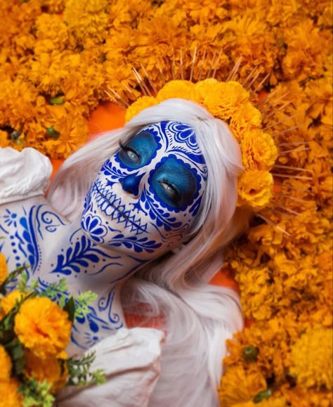 Catrina Costume Dresses, Colorful Catrina Makeup, Catrina Make Up Maquillaje, Blue Sugar Skull Makeup, Orange Catrina Makeup, Katrina Makeup La Catrina, Catrina Costume, Exotic Makeup, Dead Makeup