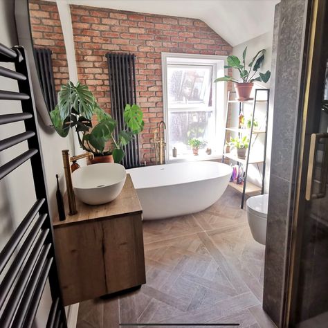 Brick Shower Wall Bathroom, Brickslip Bathroom, Brick In Bathroom, Bathroom Brick Wall, Exposed Brick Bathroom, Brick Wall Bathroom, Loft Conversion Bathroom, Loft Bathroom Ideas, Nice Bathrooms