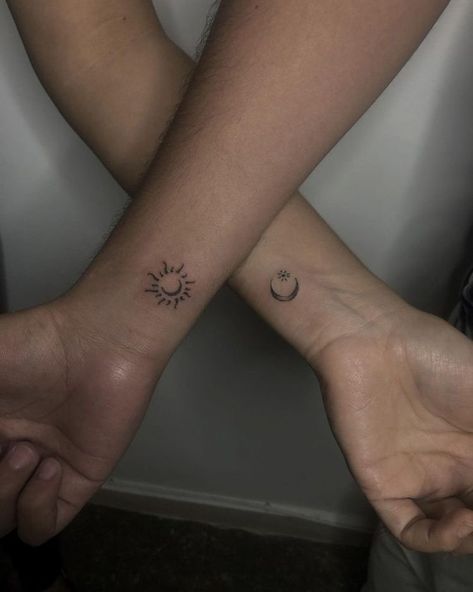 Small Couple Tattoos Sun And Moon, Fine Line Sun And Moon Tattoo Matching, Sun And Moon Bff Tattoos, To The Moon And Back Matching Tattoos, Best Friend Sun And Moon Tattoos, Sun And Moon Friend Tattoo, Sun And Moon Tattoo Matching Couple, Sun And Moon Tattoo Matching Best Friends, Small Tattoos Matching Friendship