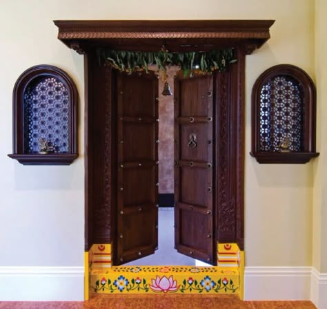 Traditional doesn't have to mean boring. Carved Indian doors are actually very beautiful. Chettinad House, Main Doors, House Main Door, House Main Door Design, India Home Decor, Pooja Room Door, Indian Doors, Kerala House, Wooden Main Door Design