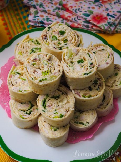 Caesar Salad Pinwheel Sandwich Wraps Recipe Rolled Up Sandwiches, Cesar Pinwheels, Chicken Ceasar Pinwheel, Caesar Salad Pinwheels, Tortilla Sandwich Roll Ups, Rotisserie Chicken Pinwheels, Costco Wrap Rolls, Chicken Caesar Pinwheels, Wrapped Sandwiches For Party