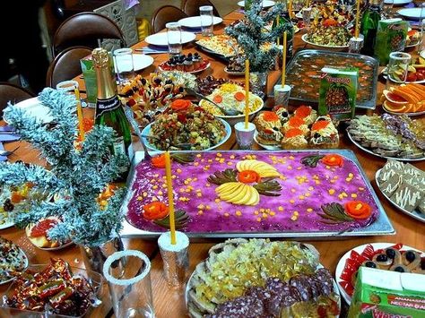 New Year's Eve Food, New Years Eve Menu, Russian New Year, New Years Eve Quotes, Russian Foods, New Years Eve Food, New Year Table, New Years Traditions, Russian Tea