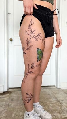 Flower Vine Tattoos For Women On Leg, Vines Down Leg Tattoo, Full Side Body Tattoo, Wrap Around Vine Leg Tattoo, Thigh Tattoos Wrap Around, Leg Tattoos Leaves, Vine Tattoo Around Leg, Leaves Tattoo On Leg, Dragon Calf Tattoos For Women