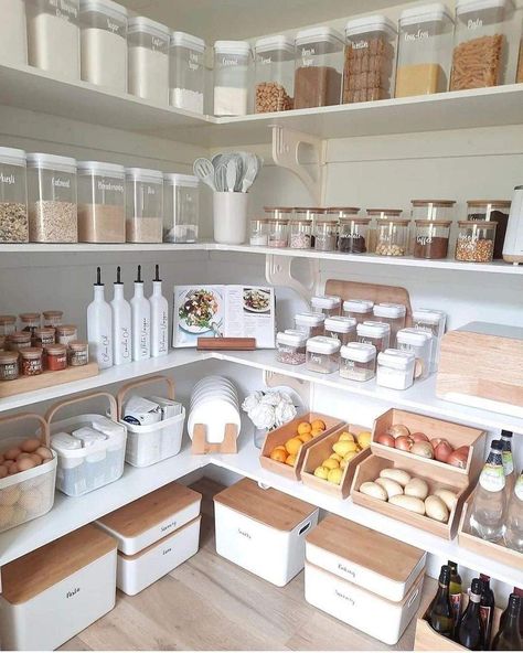 Pantry Organiser, Pantry Inspiration, Pantry Baskets, Pantry Organisation, Organized Pantry, Organization Pantry, House Organisation, Small Pantry, Pantry Closet