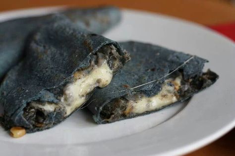 Quesadilka de Huitlacoche Huitlacoche Recipes, Lite Bright, Gourmet Tacos, Blue Corn Tortillas, Business Consulting Services, Corn Tortilla, Mexican Kitchens, Foreign Food, Blue Corn