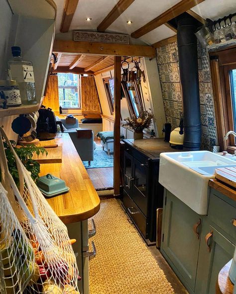 ~Its a Narrowboat Life~ on Instagram: “Feeling very cosy on the ark today. The stove definitely keeping us warm... a bit too warm🥵 #stove #peakforestcanal #narrowboat…” Narrowboat Kitchen, Narrowboat Life, Barge Interior, Canal Boat Interior, Narrowboat Interiors, Boat House Interior, Boat Interior Design, Sailboat Interior, Houseboat Living