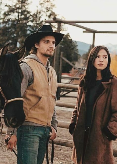 Kayce & Monica - Yellowstone Kacey Dutton, Yellowstone Outfit Ideas, Luke Grimes Yellowstone, 1883 Yellowstone, Yellowstone Cast, Kayce Dutton, Yellowstone Outfits, Yellowstone Tv Show, Taylor Sheridan