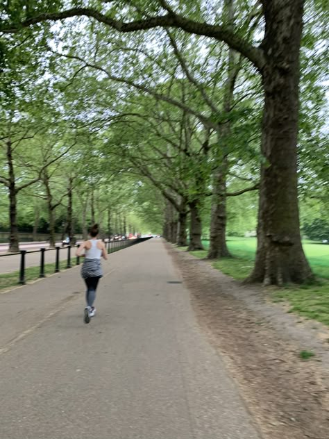 Hyde Park run Park Running Aesthetic, Park Run Aesthetic, Running In London, London Running, Central Park Aesthetic, Running London, Fitness Mood Board, Intention Board, May Aesthetic