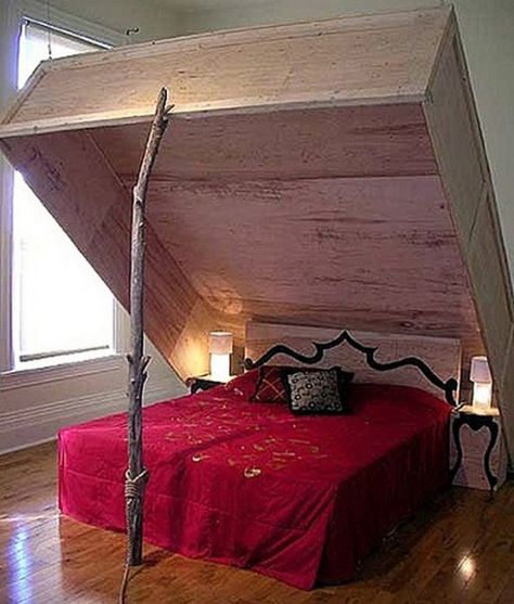 This is awesome! I may not be brave enough to try it...but it's such a unique idea for a bedroom! Bed Humor, Weird Beds, Unusual Beds, Creative Beds, Modern Bunk Beds, Unique Beds, Bedroom Furniture Design, Creative Furniture, Cool Beds