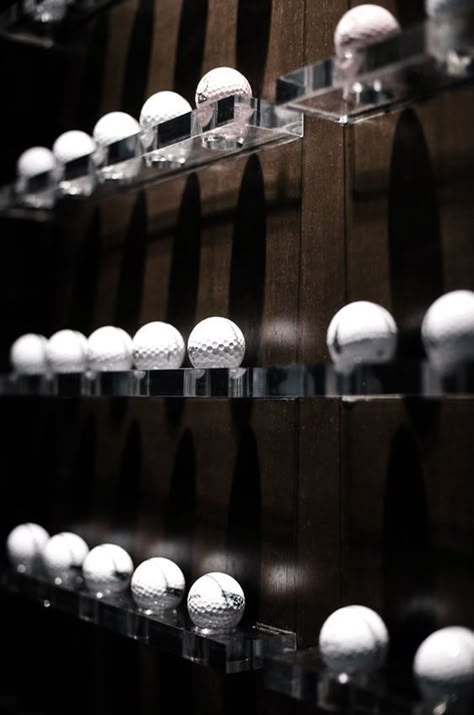 Golf Club Display On Wall, Golf Room Ideas, Golf Display, Golf Man Cave, Golf Lounge, Golf Ball Display Case, Golf Ball Display, Golf Bar, Simulator Room