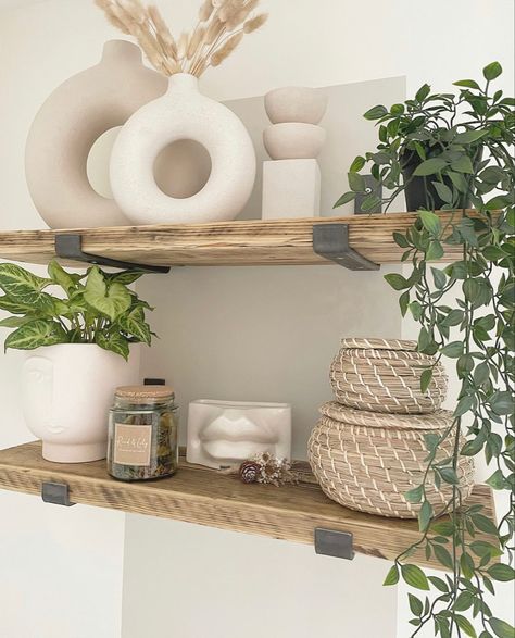 Boho Shelf Decor, Floating Shelves Living Room, Floating Shelf Decor, Bathroom Shelf Decor, Shelf Decor Living Room, Wall Shelf Decor, Decorating Shelves, Living Room Design Ideas, Room Design Ideas