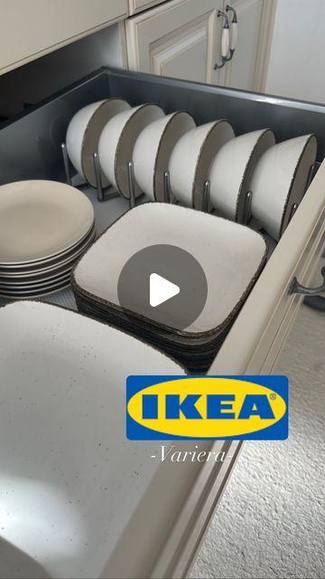 Canan on Instagram: "Mit dem Halterungen bekommt man Ordnung in den Schränken. Ihr könnt es vielseitig verwenden 🫶  Ich habe es von @ikea gekauft   Bu Tutacagiy’ile dolapları düzenli tutabilirsiniz. Pek çok şekilde kullanabilirsiniz @ikea’dan aldım  #temizlikzamanı #temizlikbenimişim #temizlikfikirleri #asmrsounds #temizlikönerileri #ordnungstipps #ordnungsliebe #sauber #cleanday #cleaningmotivation #cleaningmotivation #cleaningsounds #cleaning #clean  #hack #bulaşıkmakinesi #motivation #schubladenorganizer #cekmeceduzeni #organizer #homecleaning #düzenlievim #reelsviral #asmr #reelsinstagram #küche #Ordnung #schubladenorganizer #viralreels #2023 #2022 #fypシ" Kitchen Organisation Ikea, Kitchen Organizing Tips, Kitchen Organiser Idea, Ikea Kitchen Organization Ideas, Ikea Organization Ideas, Kitchen Organizer Ideas, Ikea Organizer, Ikea Kitchen Hack, Ikea Decor Hacks