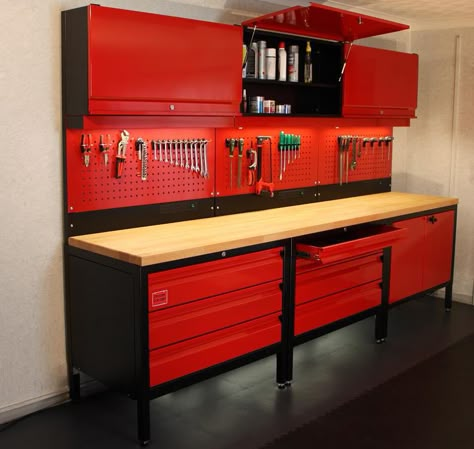 Wonderful & organized!!! Rifacimento Garage, Officine In Garage, Plan Garage, Garage Workbench, Cool Garages, Motorcycle Garage, Garage Work Bench, Garage Makeover, Garage Cabinets